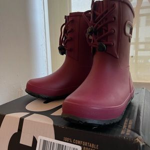 BOGS Unisex-Child Amanda Plush Lace Ii Snow Boot size 13 brand new unworn nib